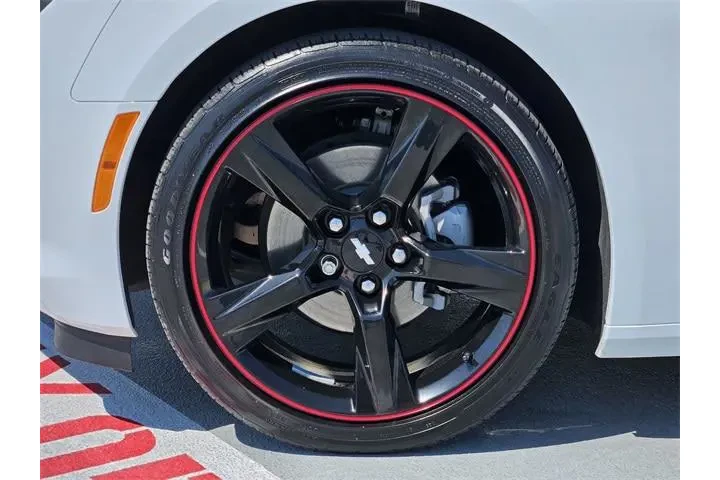 $32998 : Chevrolet Camaro 2024 LT 2dr image 10