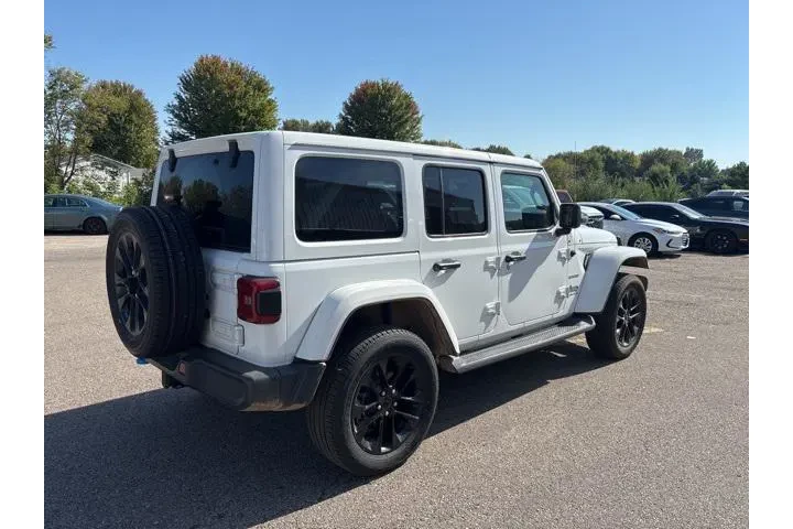 $32997 : Jeep Wrangler 2023 4x4 Sahar image 3