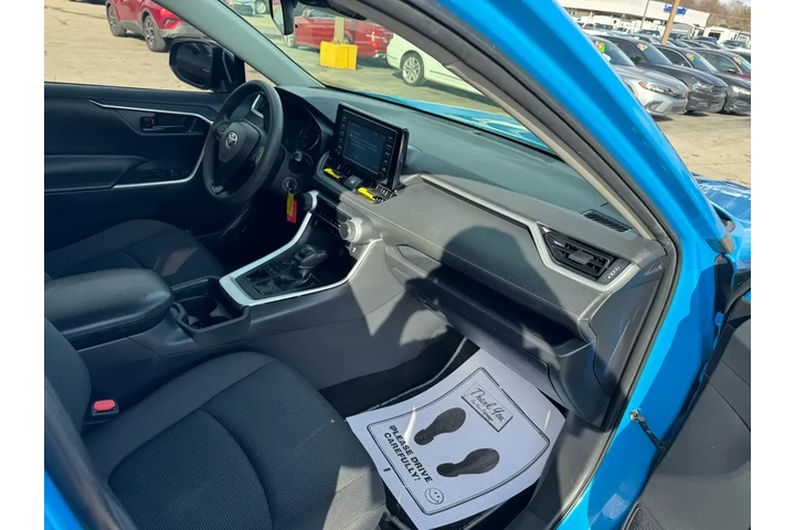 $15980 : 2019 RAV4 LE AWD (Natl) image 9