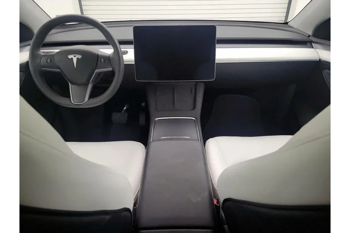 $37998 : Tesla Model Y 2023 AWD Long image 9