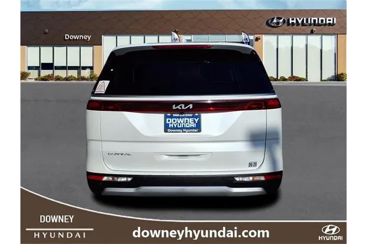 $28603 : Kia Carnival 2023 LX 4dr Min image 5