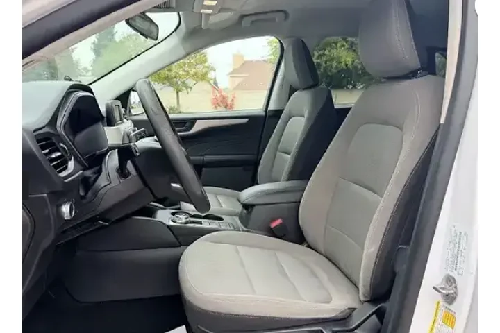 $17950 : Ford Escape 2022 S 4dr SUV image 7