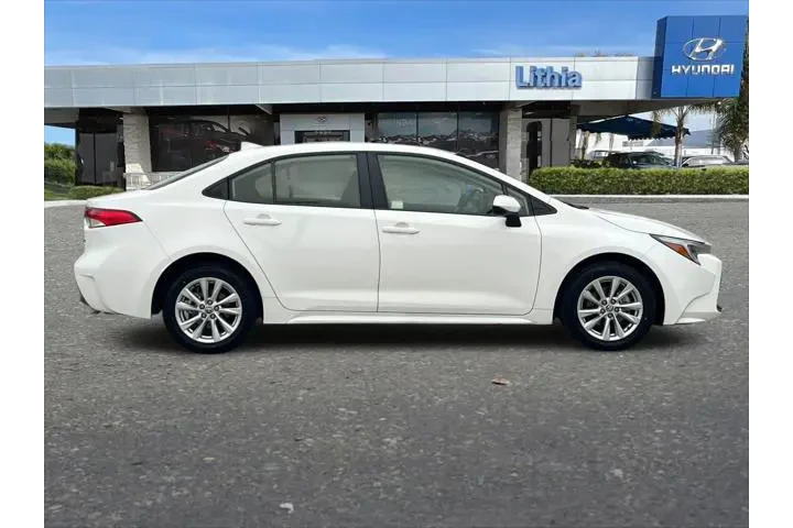 $16899 : Toyota Corolla Hybrid 2024 L image 9