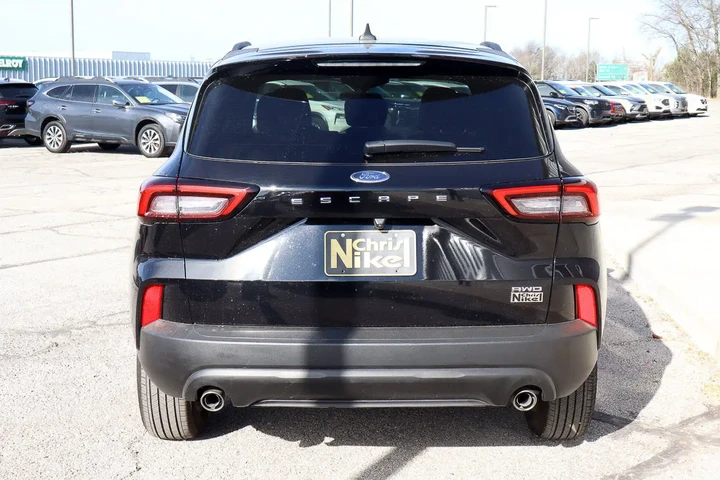 $24988 : 2025 Escape ST-Line AWD image 5