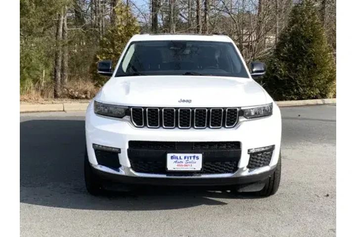 $28500 : 2021 GRAND CHEROKEE image 2