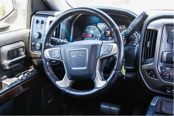 $25076 : GMC Sierra 1500 2017 4x4 Den image 6
