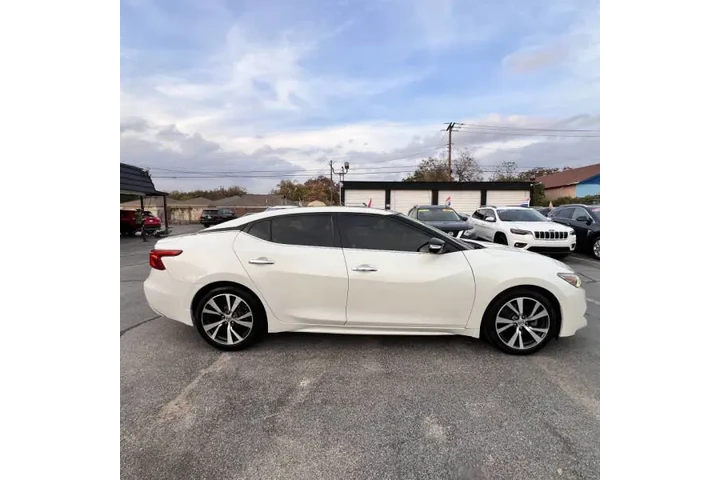 $16999 : 2017 Maxima 3.5 S image 6