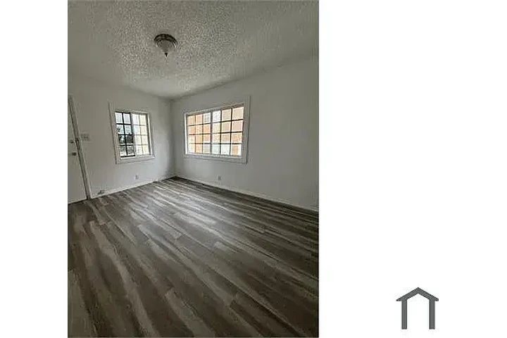 $2295 : Affordable Two Bedrooms image 3