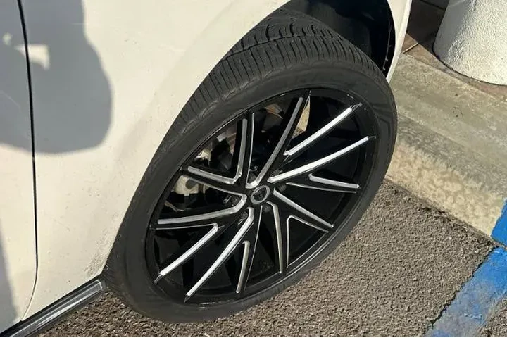 $27995 : Ford Expedition MAX 2019 4x4 image 3