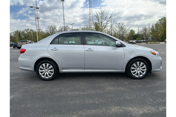 $12992 : 2013 Corolla LE image 8