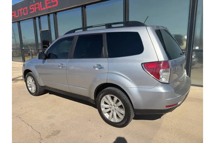$7995 : 2012 Forester image 4