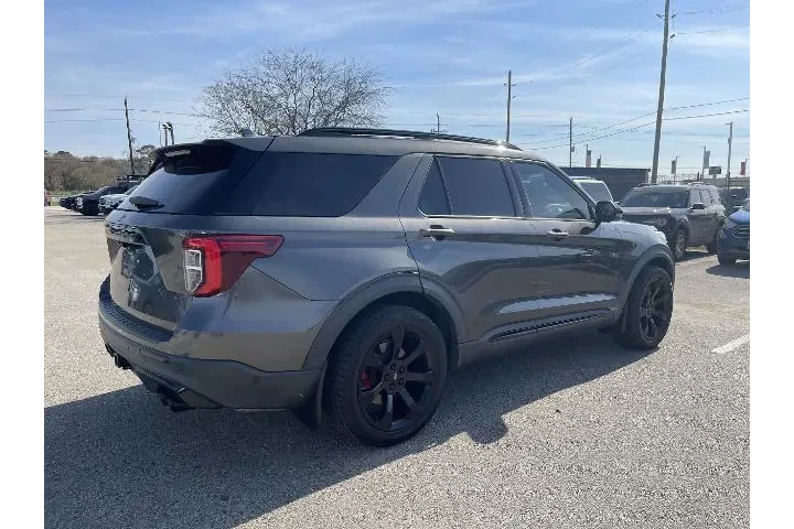 $26988 : Ford Explorer 2020 AWD ST 4d image 2