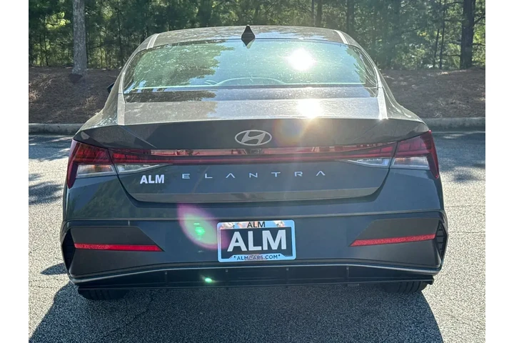 $15920 : Hyundai ELANTRA 2024 SEL 4dr image 6