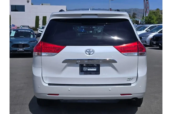 $19588 : Toyota Sienna 2014 AWD XLE 7 image 6