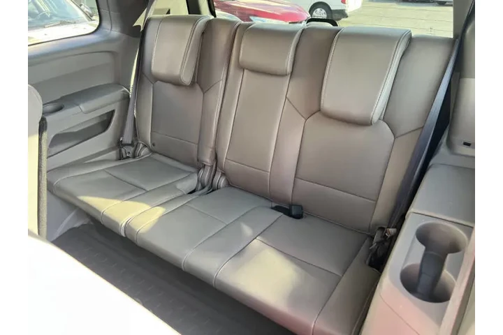 $8900 : 2014 Pilot EX-L w/DVD image 9