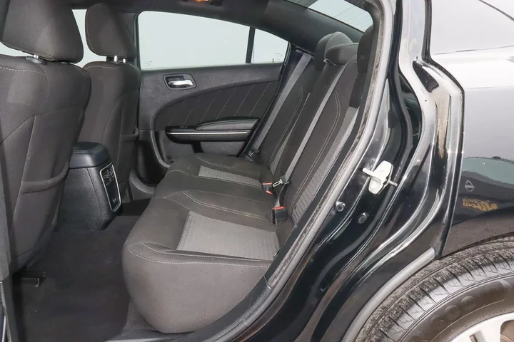 $18688 : 2023 Charger SXT image 8