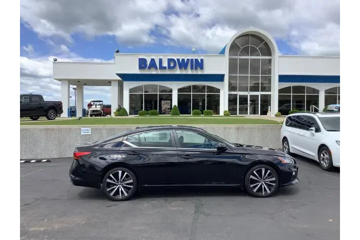 $27950 : Nissan Altima 2021 2.5 SR 4d image 8