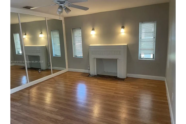 $800 : Nice Home...Miami FL image 2