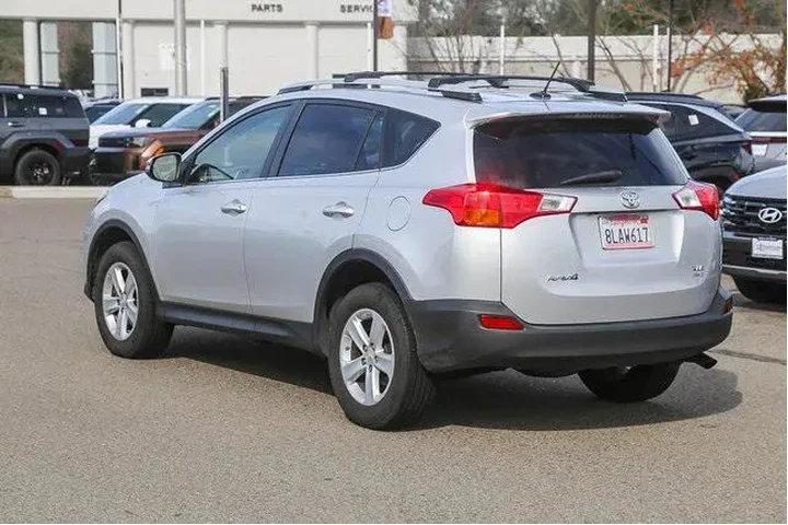 $17991 : Toyota RAV4 2014 AWD XLE 4dr image 2