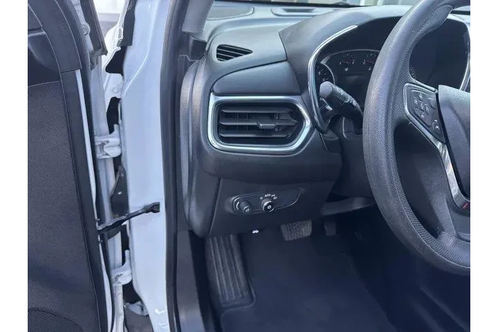 $17599 : Chevrolet Equinox 2021 LT 4d image 8