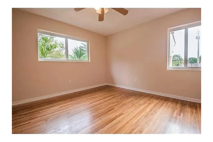 $800 : Beautiful Home..Miami FL image 4