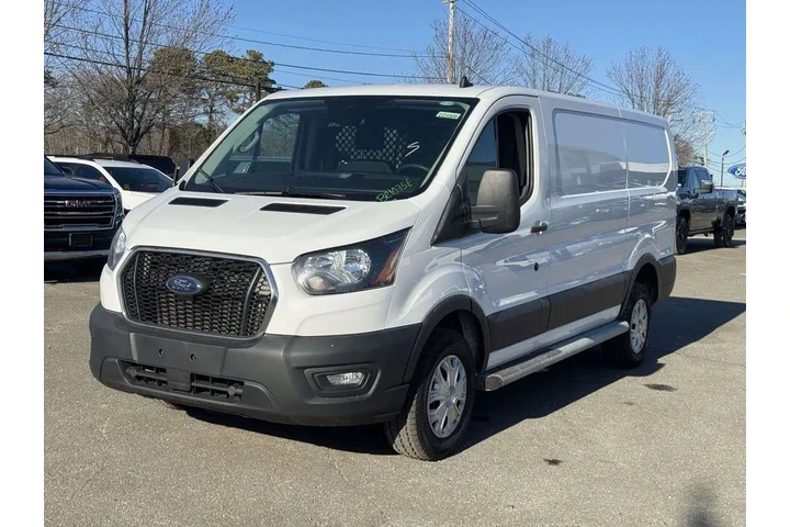 $33700 : Ford Transit 2024 250 3dr SW image 1