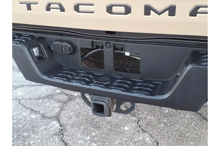 $28405 : Toyota Tacoma 2019 4x4 TRD O image 4