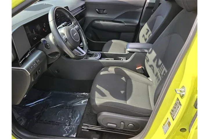$18823 : Hyundai KONA 2024 SEL 4dr Cr image 10