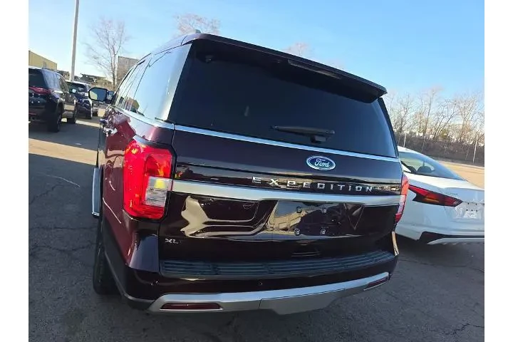 $35898 : Ford Expedition 2023 4x2 XLT image 5
