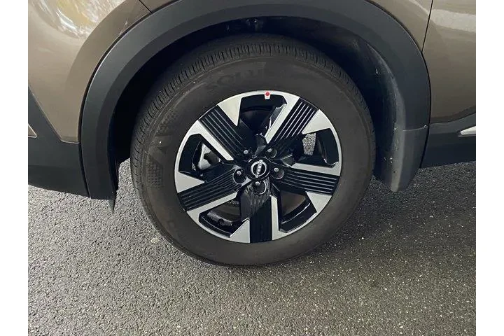 Nissan Kicks 2025 AWD SV 4dr image 9
