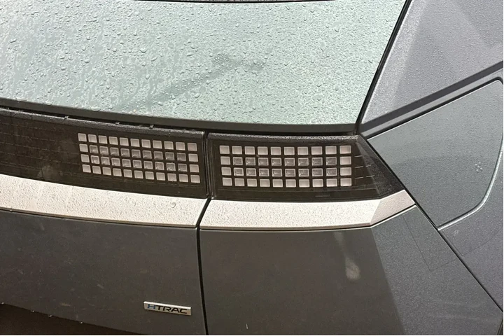 $25490 : Hyundai IONIQ 5 2024 AWD SEL image 6