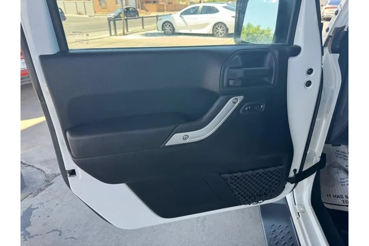 2018 Wrangler JK Unlimited Sa image 10