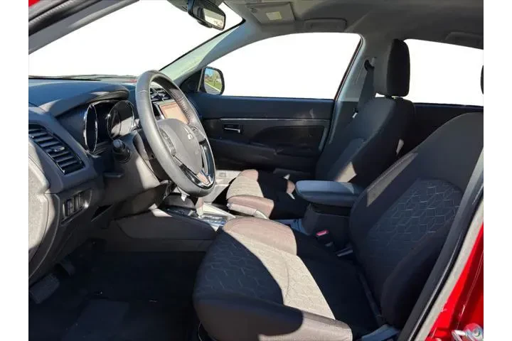 $21981 : Mitsubishi Outlander Sport 2 image 10