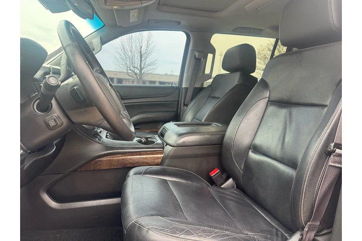 $19990 : 2017 Suburban LT image 8