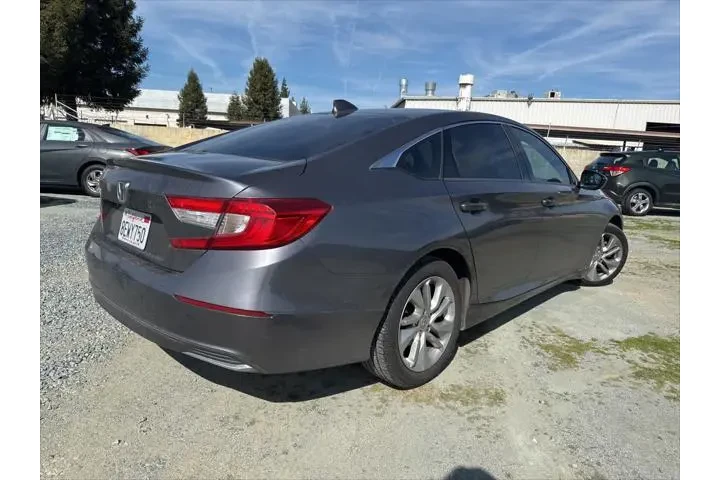 $13277 : Honda Accord 2018 LX 4dr Sed image 5