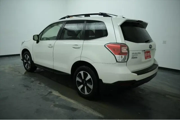 $10500 : Subaru Forester 2017 AWD 2.5 image 8