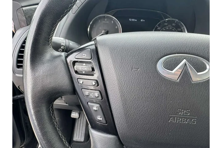 2023 QX80 LUXE image 8