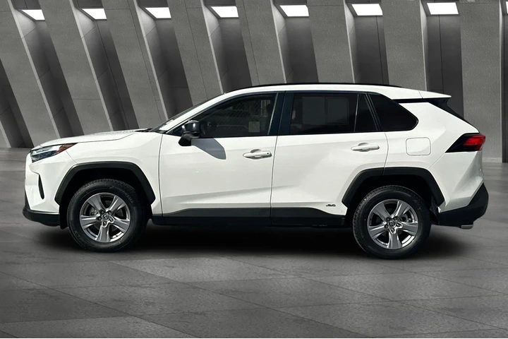 $29900 : Toyota RAV4 Hybrid 2024 AWD image 10