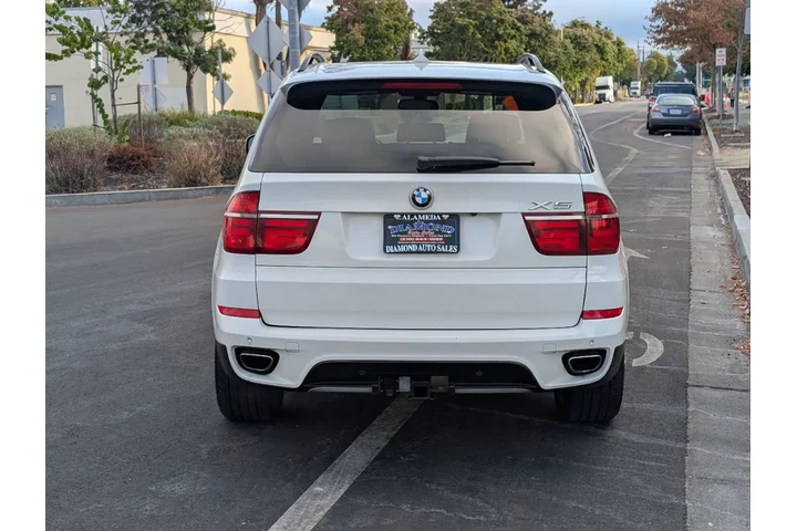 $8988 : 2013 X5 xDrive50i image 7