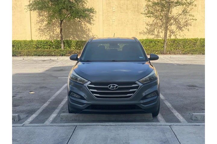 $8999 : *Hyundai Tucson* 2017 image 7