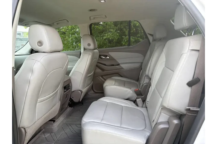 $22495 : 2019 Traverse LT Leather image 5