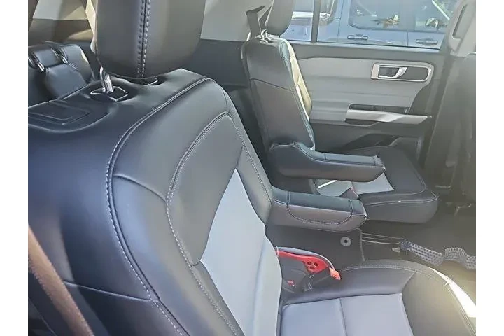$31295 : Ford Explorer 2024 XLT 4dr S image 4