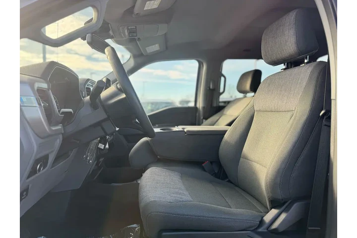 $39236 : Ford F-150 2023 4x4 XLT 4dr image 8