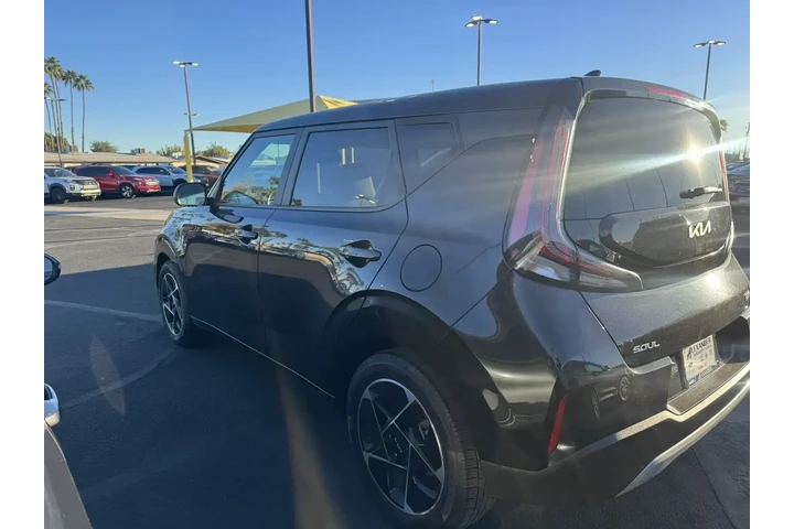 $16544 : Kia Forte 2023 LX 4dr Sedan image 7