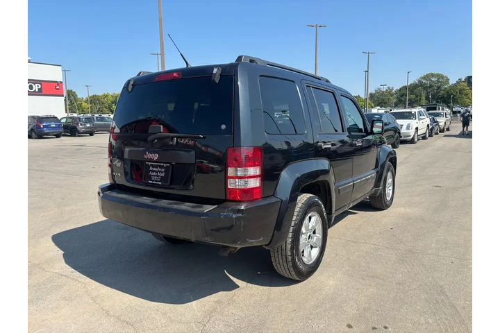 $5980 : 2011 Liberty 4WD 4dr Sport image 2