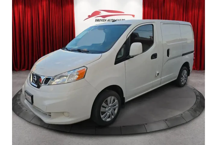 $16999 : 2015 NV200 image 2