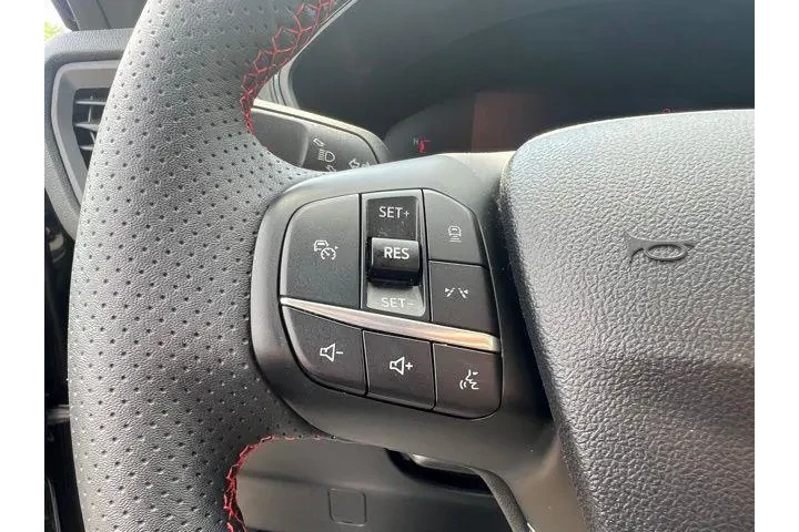 $25486 : Ford Escape 2024 AWD ST-Line image 9