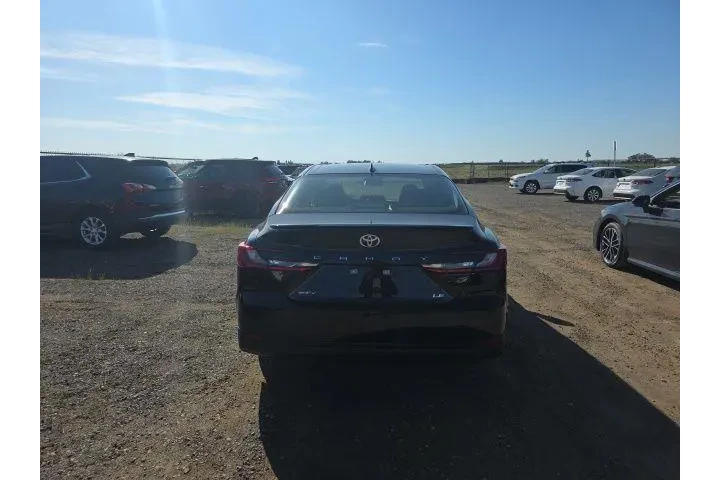 $33900 : Toyota Camry 2026 LE 4dr Sed image 5