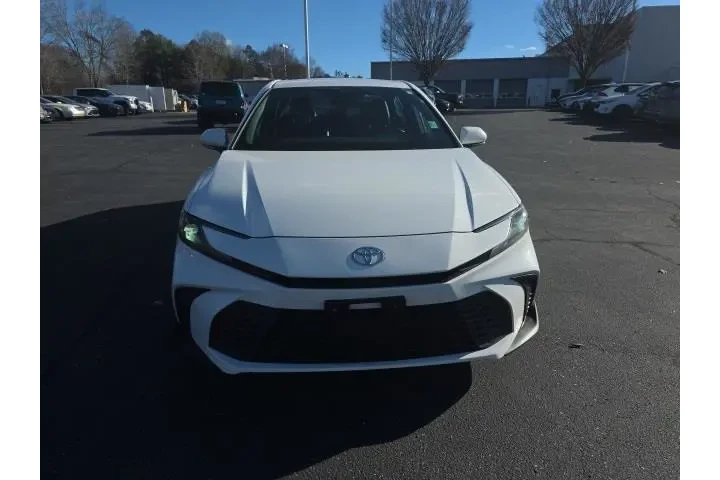 $26296 : Toyota Camry 2025 SE 4dr Sed image 2