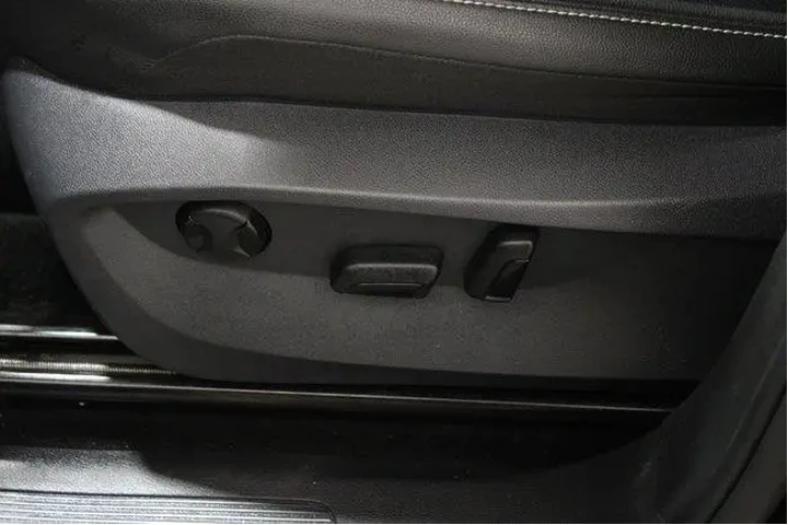 $24910 : Volkswagen Tiguan 2024 Wolfs image 7